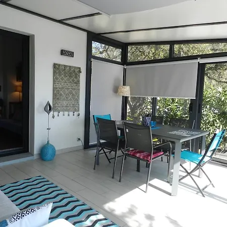 2 Pieces Avec Terrasse Et Parking Au Lavandou - Fr-1-251-926 Le Lavandou