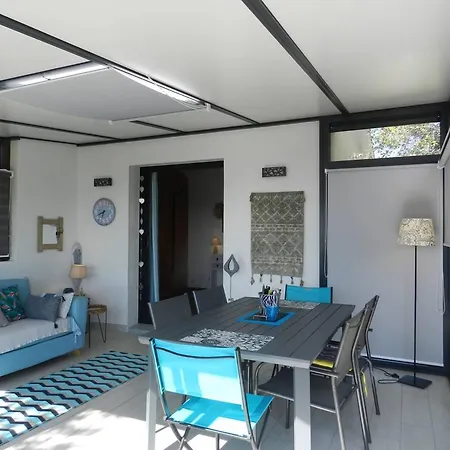 Appartamento 2 Pièces Avec Terrasse Et Parking Au Lavandou - Fr-1-251-926 *